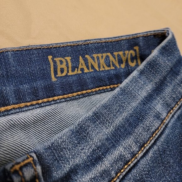 Blank NYC MID-RISE JEANS - Picture 2 of 8